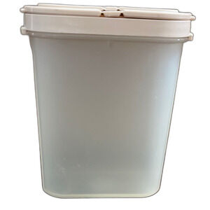 Tupperware Storage Container with Secure Lid 1846-17